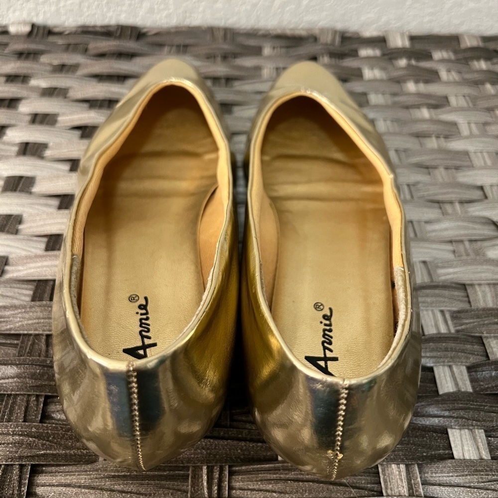 Vintage Gold Annie Kitten/Wedged Flats - Picture 4 of 7